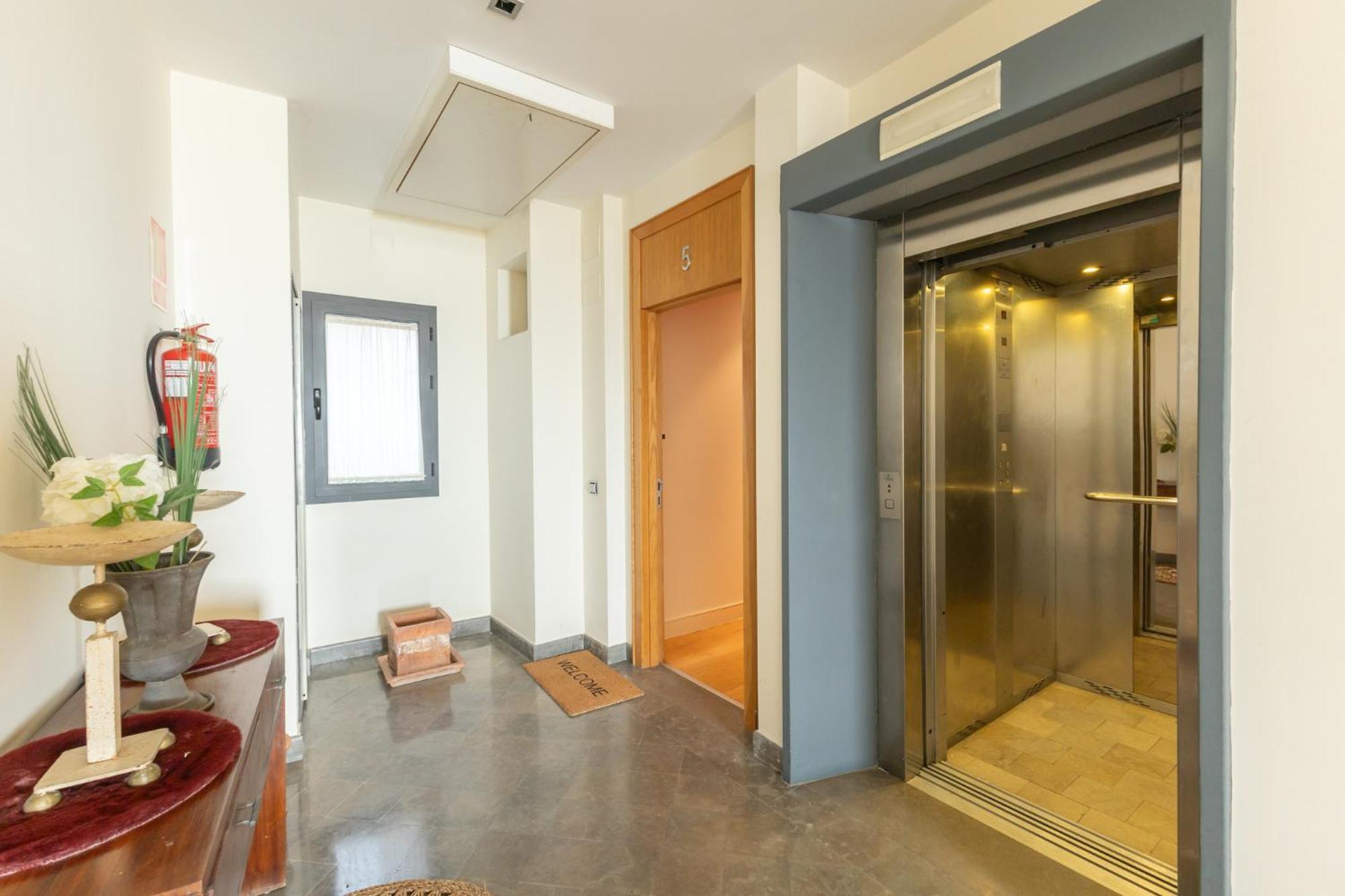 La Maestranza Charming One Or Two Bedrooms Apartments By Ocityzen เซบีญา ภายนอก รูปภาพ